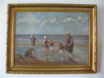 7-schilderij-strandtafereel<br>Ik heb onlangs uit de nalatenschap van mijn moeder een schilderij ontvangen van een schilderij dat volgens haar door ene Potjewijd is geschilderd.<br>Het schilderij is een strandtafereel en doet in de verte denken aan een schilderij van Jozef Israels.<br>Mijn moeder was een dochter van notaris Sluis uit Koudum. Hij was van dezelfde leeftijd als het hoofd van de ulo in Koudum Jan Pottjewijd.<br>Mocht u belangstelling hebben om een foto van dit schilderij te ontvangen dan hoor ik dit graag van u.<br>Met vriendelijke groet,<br>N.A. Monderman-van Dam